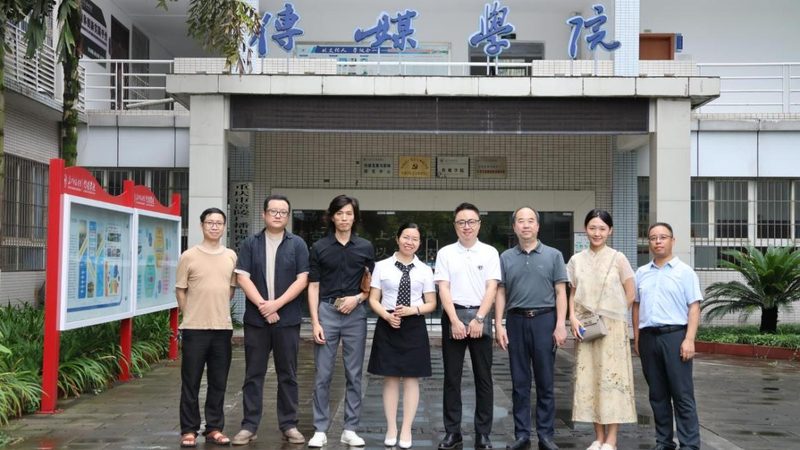 理论知识是基础，但实际操作更为重要。可以通过以下途径进行实践：
